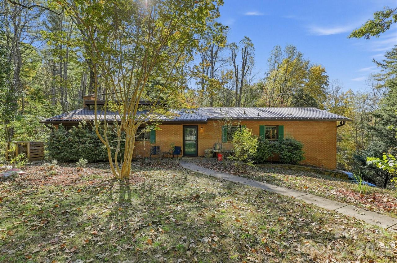27 Stockwood Rd., Asheville, NC 28803