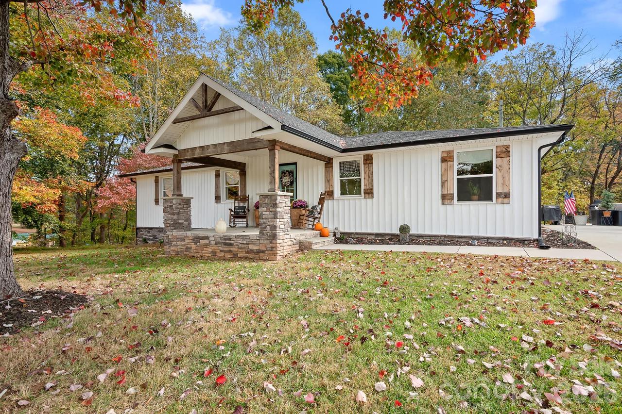 5264 Stagecoach Rd., Iron Station, NC 28080