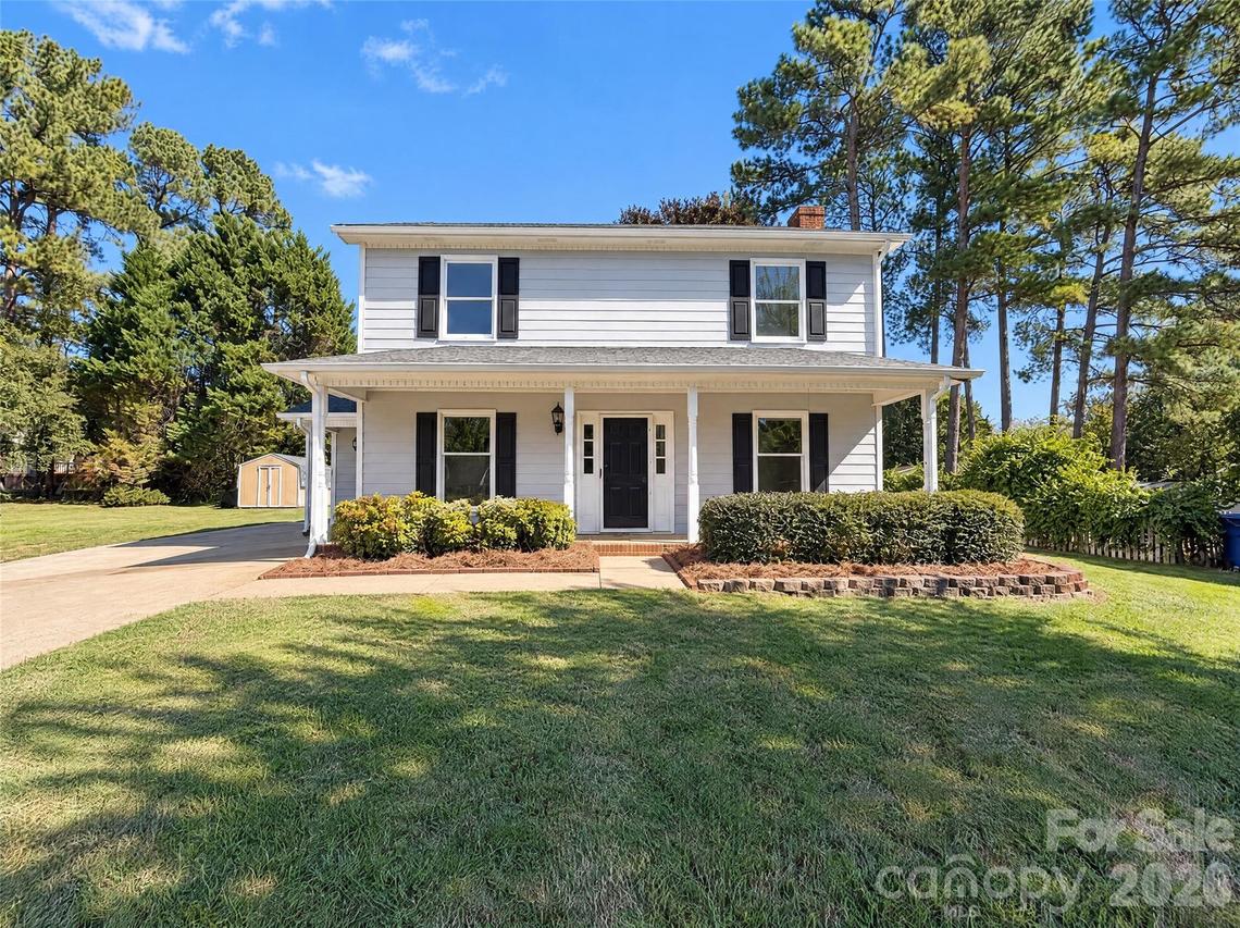1608 Bishop Ct., Belmont, NC 28012