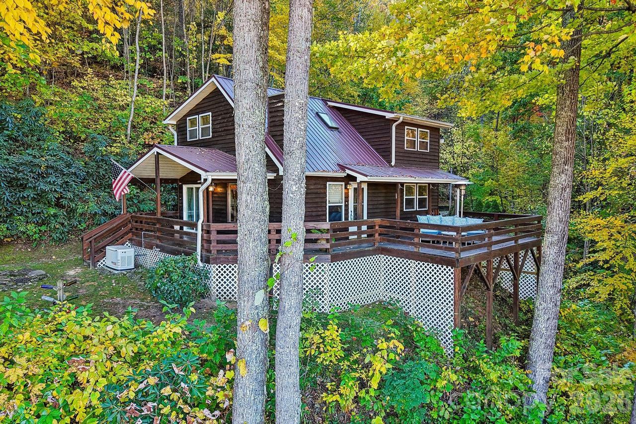 205 Hidden Cove Rd., Maggie Valley, NC 28751