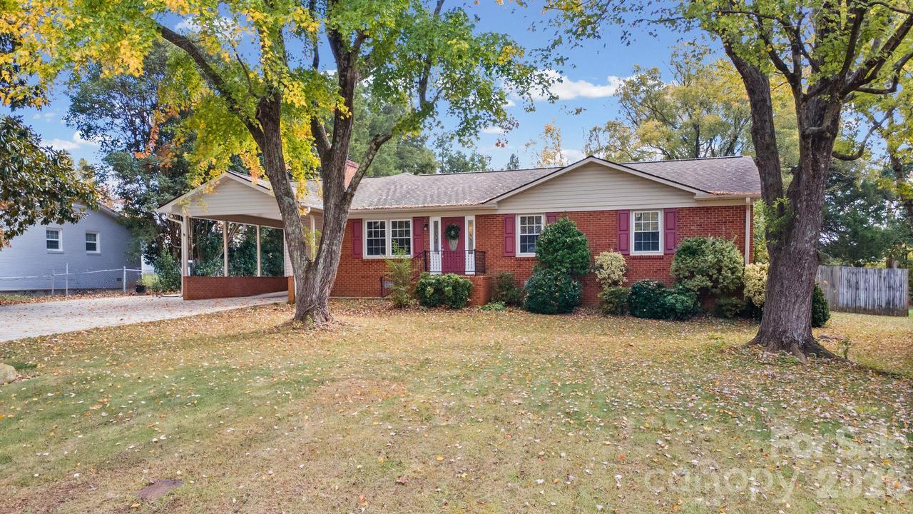 380 Stratford Rd., Lexington, NC 27292