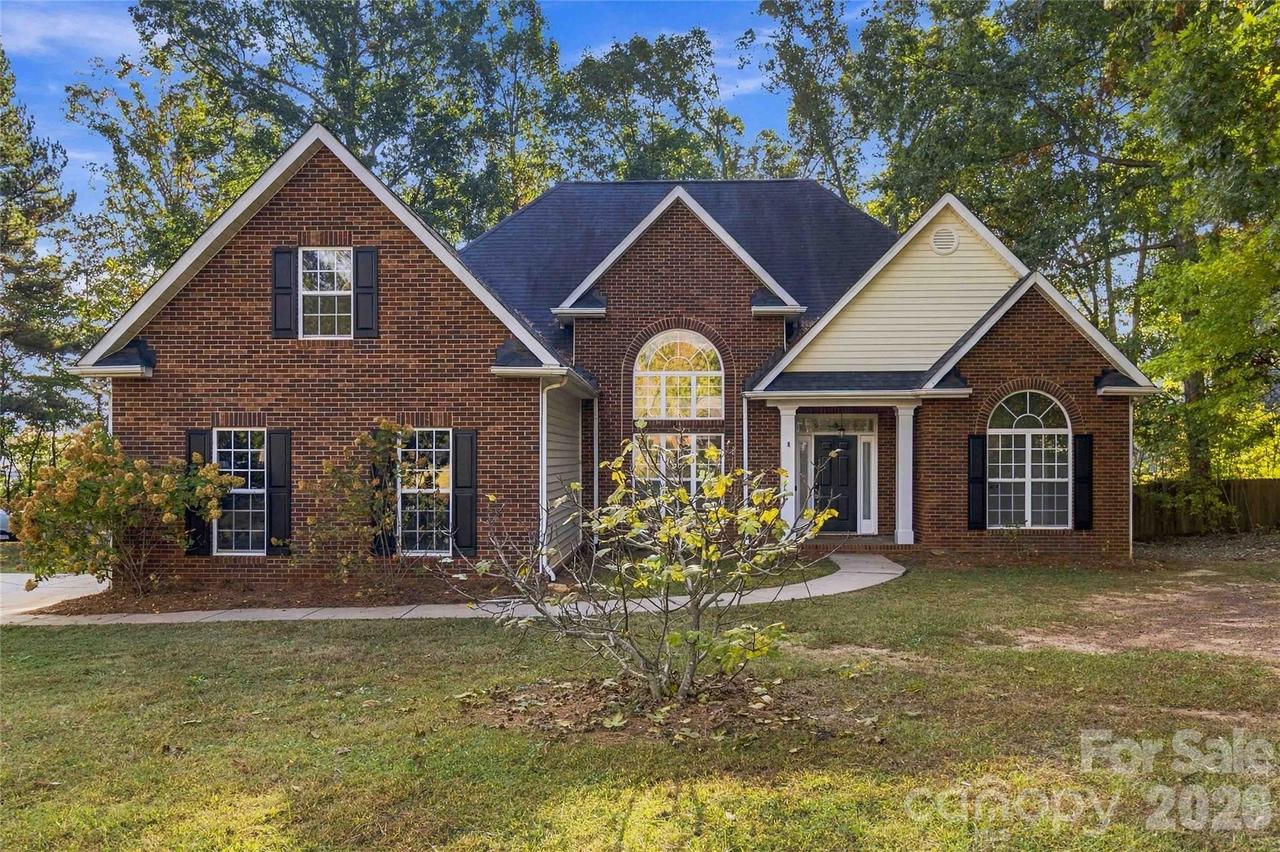 2417 Fox Hunt Dr., Monroe, NC 28110