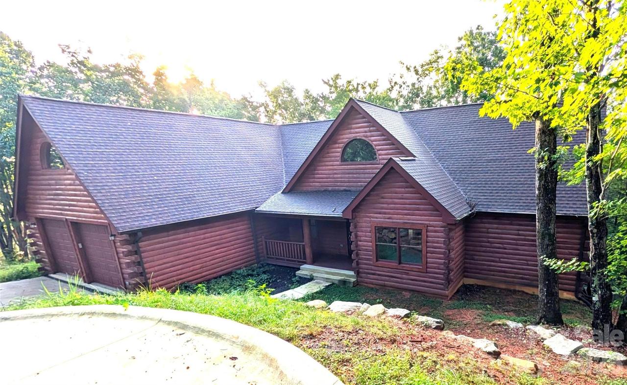 231 Bluebird Rd., Lake Lure, NC 28746
