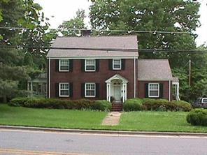 215 Brookdale Dr., Statesville, NC 28677