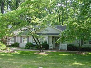 2511 Tanglewood Ln., Charlotte, NC 28211