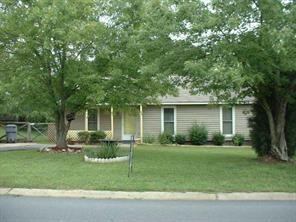 6425 Woodthrush Dr., Charlotte, NC 28227