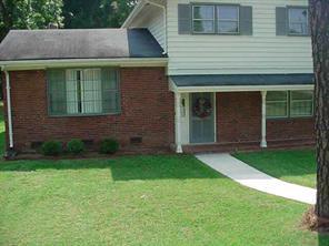 6637 Glenmoor Dr., Charlotte, NC 28214