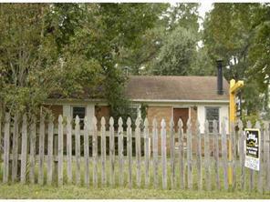 318 Leafmore Dr., Charlotte, NC 28213