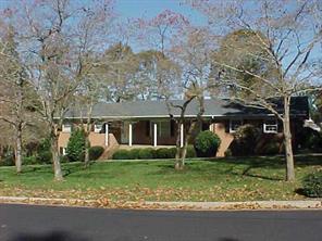 565 Lowrance Ave., Mooresville, NC 28115