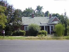 131 Kluttz Rd., Mooresville, NC 28115