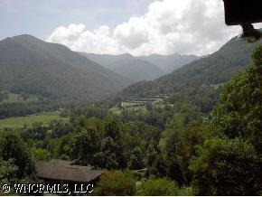 105 Mountain Breeze Dr, Maggie Valley, NC 28751
