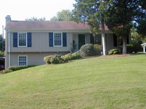 2430 Inverness Rd., Charlotte, NC 28209