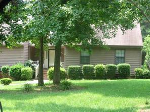 6301 Deep Forest Ln., Charlotte, NC 28214