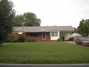325 N Hoskins Rd., Charlotte, NC 28216