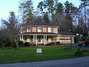 5492 Gunpowder Dr., Hickory, NC 28601