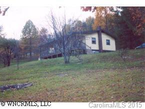187 Flossie Bell Ln, Waynesville, NC 28785