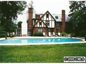 1800 Pinewood Cir., Charlotte, NC 28211