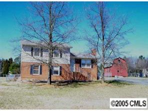 240 Deerfield Dr., Kannapolis, NC 28115