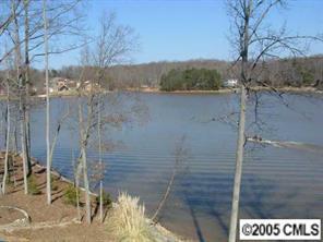 6986 Golden Bay Ct., Sherrills Ford, NC 28673