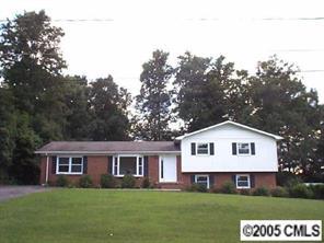 2828 Indian Hills Cir., Hickory, NC 28601