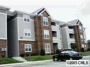 9810 Campus Walk Ln. #L611, Charlotte, NC 28262