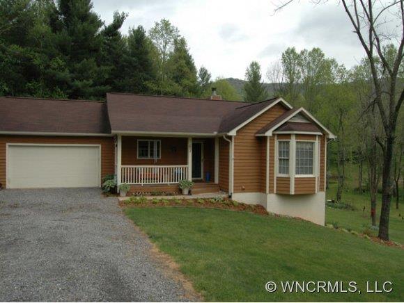 67 West Chapel Road, Asheville, NC 28803