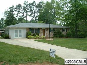 2214 Woodcrest Dr., Kannapolis, NC 28081
