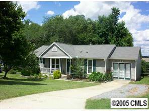 2912 Drakes Crossing Dr., Charlotte, NC 28262