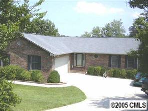 6977 Golden Bay Ct., Sherrills Ford, NC 28673