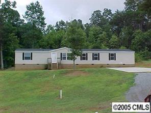 376 Forest Hollow Dr., Statesville, NC 28677