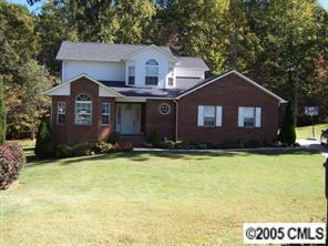 1376 Austin Ln., Hickory, NC 28602