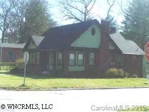 1220 Fourth Avenue West, Hendersonville, NC 28792