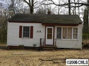 319 Bacon Ave., Charlotte, NC 28208