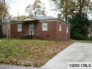 1716 Catherine Simmons Ave., Charlotte, NC 28216