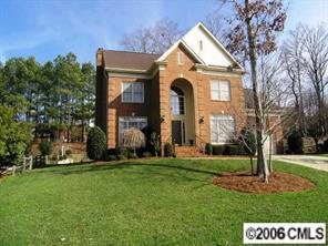 211 Hampden Ln., Matthews, NC 28105