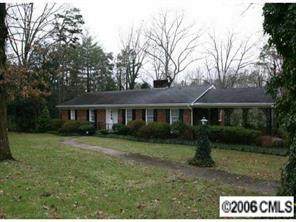 1221 NW 10th St., Hickory, NC 28601