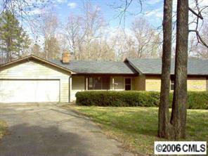 5910 Rowan Way, Charlotte, NC 28214