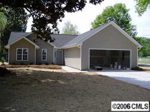 305 Margarette Ave., Belmont, NC 28012