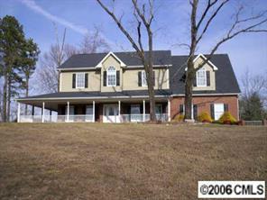 4914 Luna Point, Hickory, NC 28601