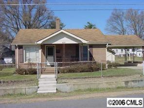 377 E Catawba Ave., Mooresville, NC 28115