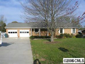16925 Knoxwood Dr., Huntersville, NC 28078