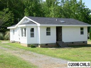 903 Stowe Dr., Lowell, NC 28098