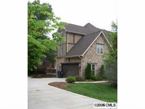 2725 Tanglewood Ln. #2, Charlotte, NC 28211