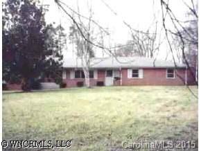 698 Howard Gap Rd, Hendersonville, NC 28792