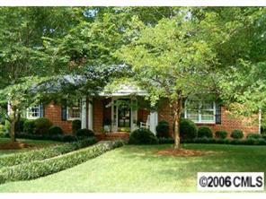 2611 Tanglewood Ln., Charlotte, NC 28211