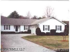 7 Teaneck Circle, Hendersonville, NC 28791