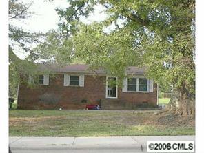 406 Cabarrus Ave., Mooresville, NC 28115