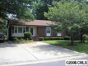 1013 Grovewood Dr., Charlotte, NC 28208