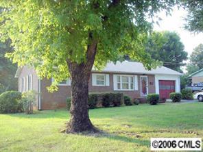 310 Lindsey St., Statesville, NC 28625