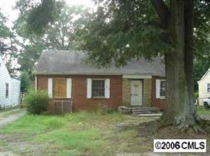 423 W Peterson Dr., Charlotte, NC 28217